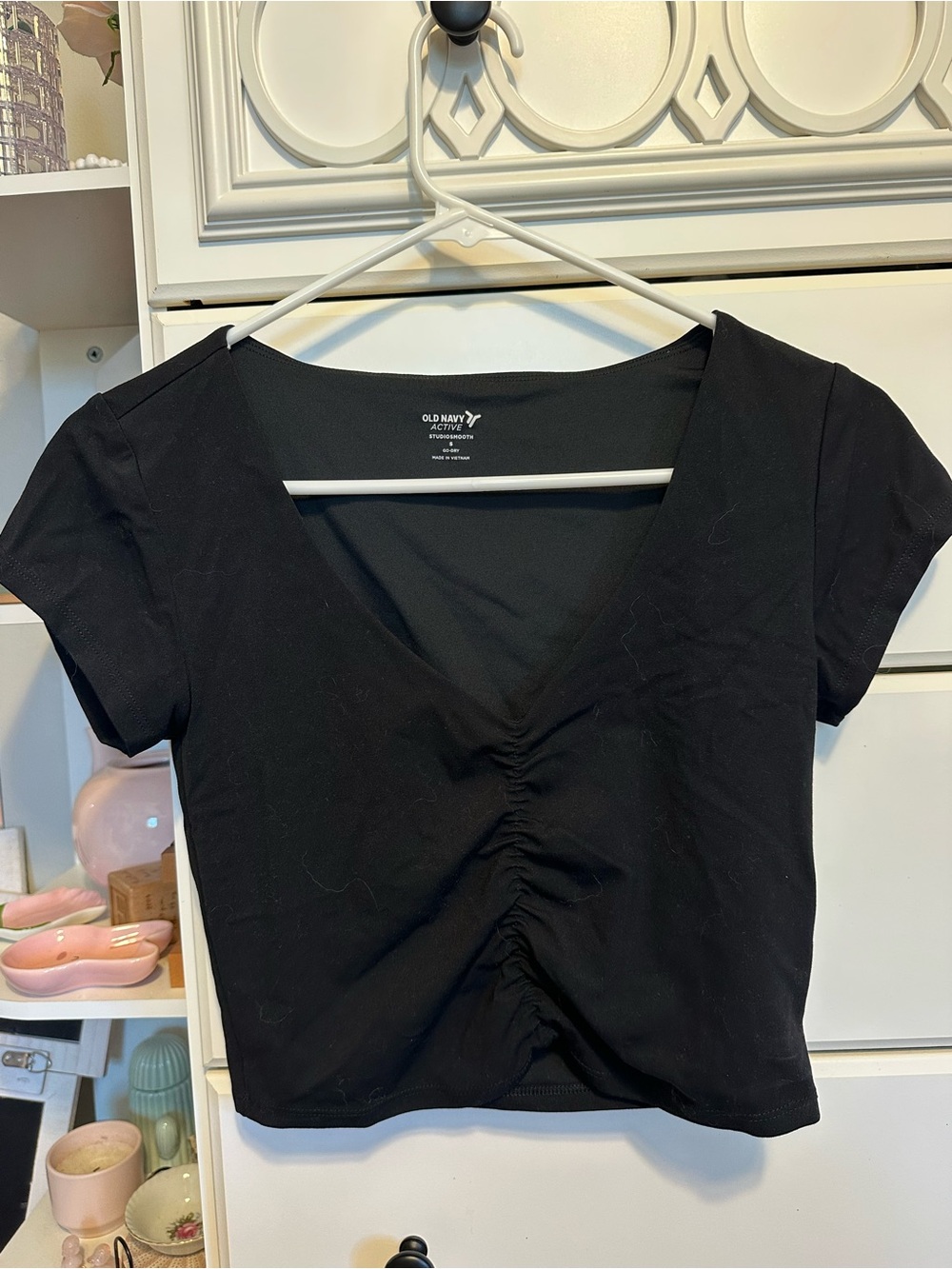 Old Navy Black Ruched V-Neck Short Sleeve Crop Top